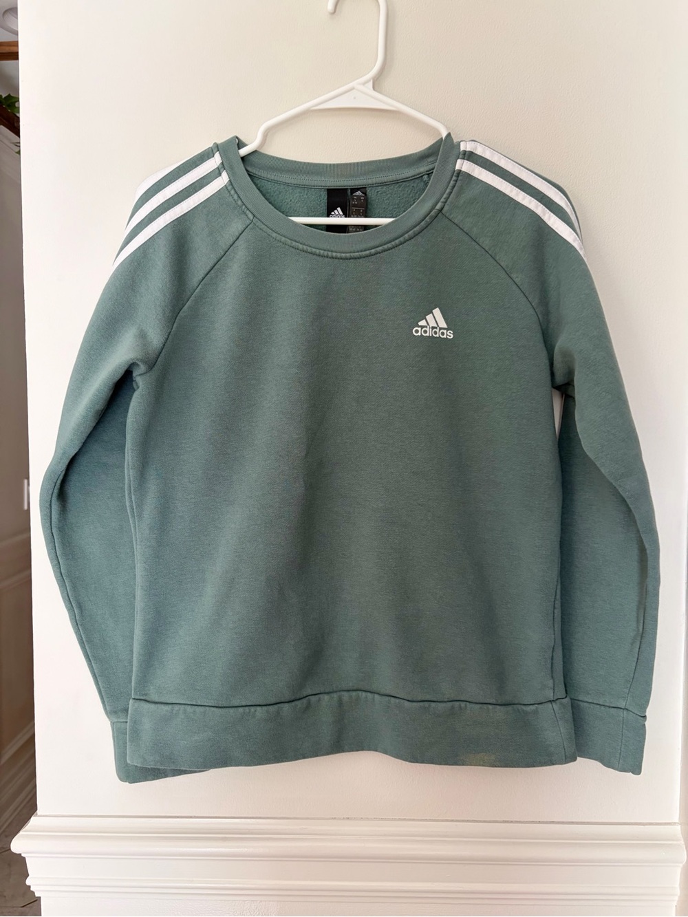 Adidas Essentials 3-Stripes Fleece Crewneck Sweatshirt Sage Green Women’s Small